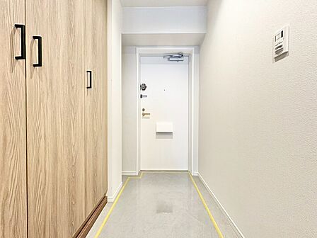 シューズボックスを完備した玄関です。