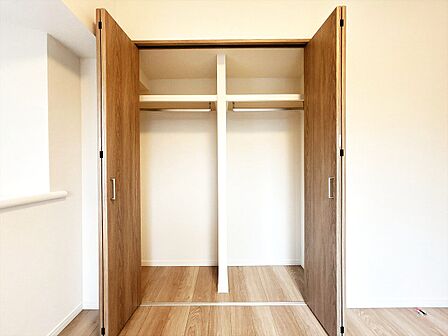 居室にはクローゼットがあり、荷物もスッキリ収納して快適にお過ごしいただけます。