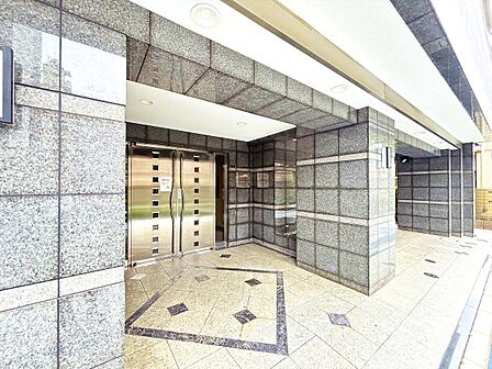 外と内をつなぐエントランスは、まさに顔となる場所。