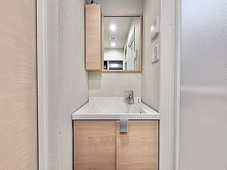 何かと物が増える場所だからこそ、スッキリと見映えの良い空間に。