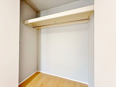 居室にはクローゼットがあり、荷物もスッキリ収納して快適にお過ごしいただけます。