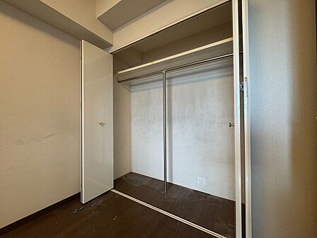 居室にはクローゼットがあり、荷物もスッキリ収納して快適にお過ごしいただけます。