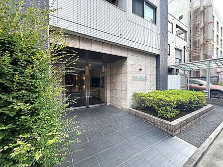 外と内をつなぐエントランスは、まさに顔となる場所。