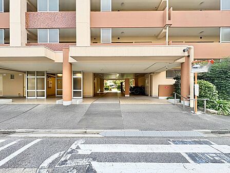 外と内をつなぐエントランスは、まさに顔となる場所。