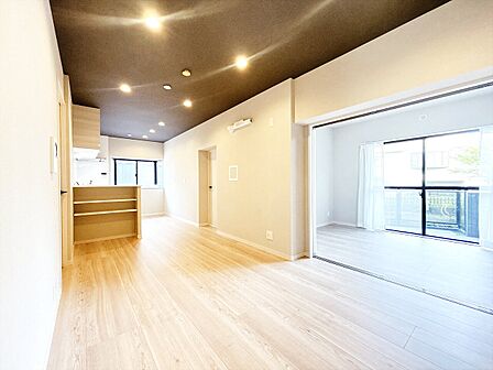 飾り過ぎないシンプルな内装と偏り過ぎないデザインで統一しました。