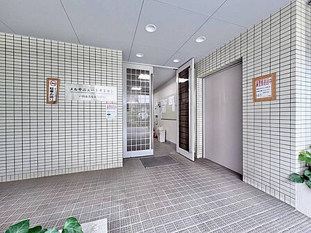 外と内をつなぐエントランスは、まさに顔となる場所。