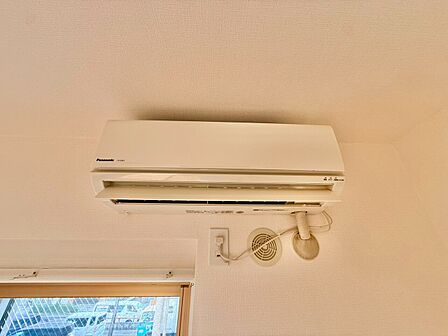 エアコンが設置済みですので、お住まいになってからすぐに快適な生活を送れます。