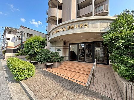 外と内をつなぐエントランスは、まさに顔となる場所。