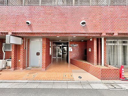 外と内をつなぐエントランスは、まさに顔となる場所。