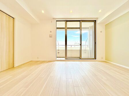 忙しく過ぎゆく日常を置き去るほど、ゆったりした時間が流れるリビング。