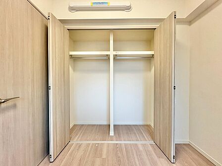 居室にはクローゼットがあり、荷物もスッキリ収納して快適にお過ごしいただけます。