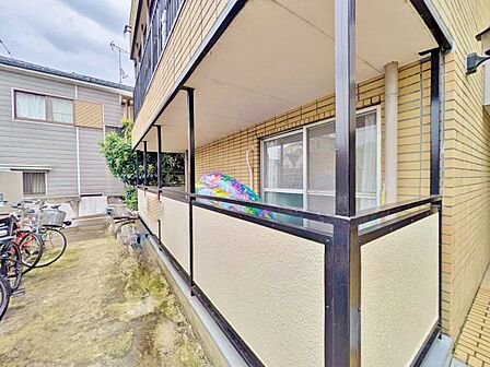 暮らしの中で、光と風を演出してくれるバルコニー。