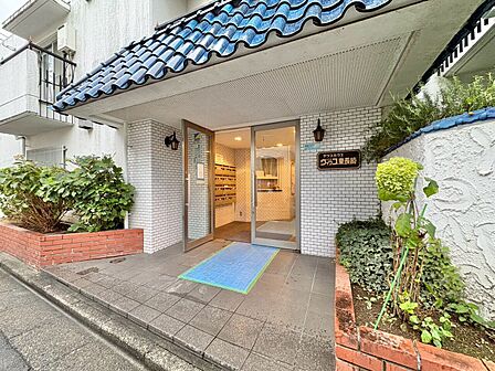 外と内をつなぐエントランスは、まさに顔となる場所。