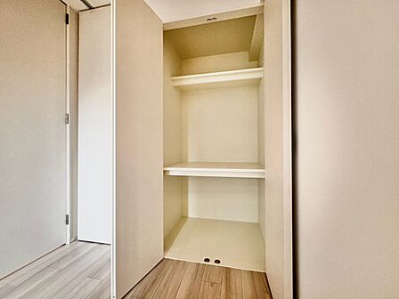 居室にはクローゼットがあり、荷物もスッキリ収納して快適にお過ごしいただけます。