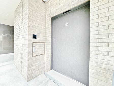 きちんと整備された駐輪場。住む方の心遣いが感じられます。
