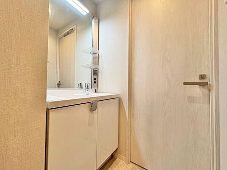 何かと物が増える場所だからこそ、スッキリと見映えの良い空間に。