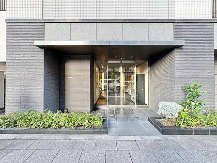 外と内をつなぐエントランスは、まさに顔となる場所。