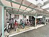 設備：きちんと整備された駐輪場。住む方の心遣いが感じられます。