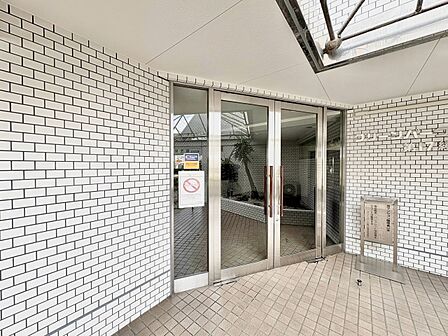 外と内をつなぐエントランスは、まさに顔となる場所。