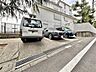 駐車場：本物件の駐車スペースです。車種制限のある場合もございますので、お気軽にお問い合わせくださいませ。