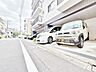 駐車場：本物件の駐車スペースです。車種制限のある場合もございますので、お気軽にお問い合わせくださいませ。