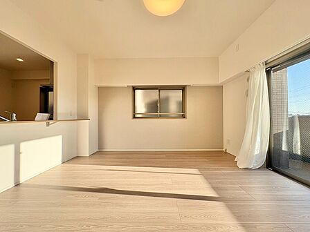 飾り過ぎないシンプルな内装と偏り過ぎないデザインで統一しました。