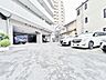 駐車場：本物件の駐車スペースです。車種制限のある場合もございますので、お気軽にお問い合わせくださいませ。