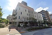 品川区立御殿山小学校（443m）