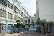 目黒区立大鳥中学校（808m）