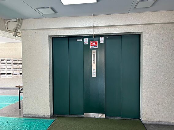 エレベーターも...
