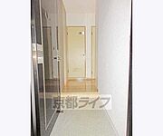 玄関から見たお部屋です
