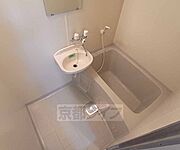 すっきりとした浴室です。