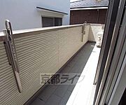 南側のバルコニは陽がよく入ります。