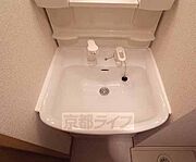 シャンプードレッサ付の独立洗面台です。
