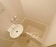 清潔感のある浴室です