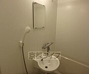 バスルーム内の洗面所です