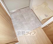 靴棚付きでスッキリの玄関です。