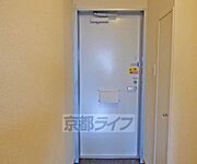 重厚なドア