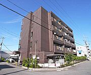 シックな色に塗り直されました。