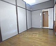 広々とした部屋です。