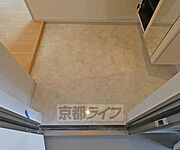 広いスペースの玄関です。