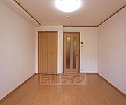 西窓のある洋室です。