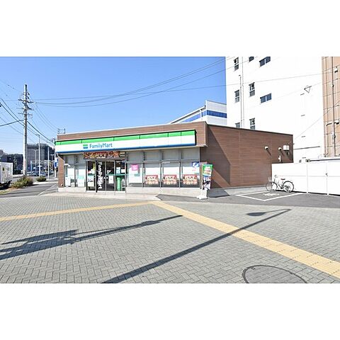 コンビニ「ファミリーマート瑞穂二野町店まで500ｍ」