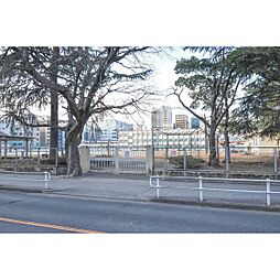 中学校「白山中学校まで1900ｍ」
