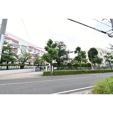 小学校「名古屋市立西山小学校まで337ｍ」