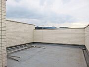 屋上14畳スぺ―ス。花火を鑑賞しながらバーベキューはいかがですか。