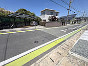 前面道路幅員6.6ｍと広く、車の出し入れ楽々！