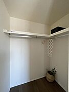 主寝室にウォークインクローゼット付き。