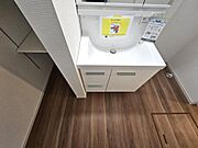 洗面所も広く、下着やタオル類を余裕で収納できます。