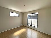 広々7帖の主寝室にピッタリのゆったりとしたお部屋！